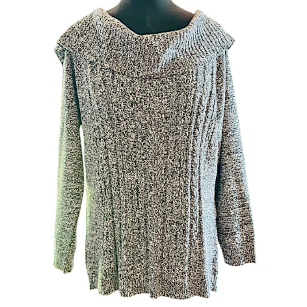 NWOT SOHO Sweater with bow